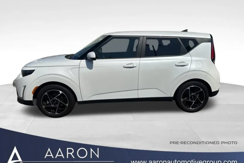 2024 Kia Soul EX photo 1
