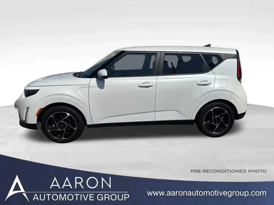 2024 Kia Soul EX photo 1