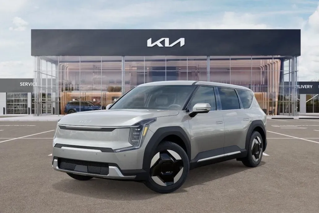 2026 Kia EV9 Light Long Range photo 1