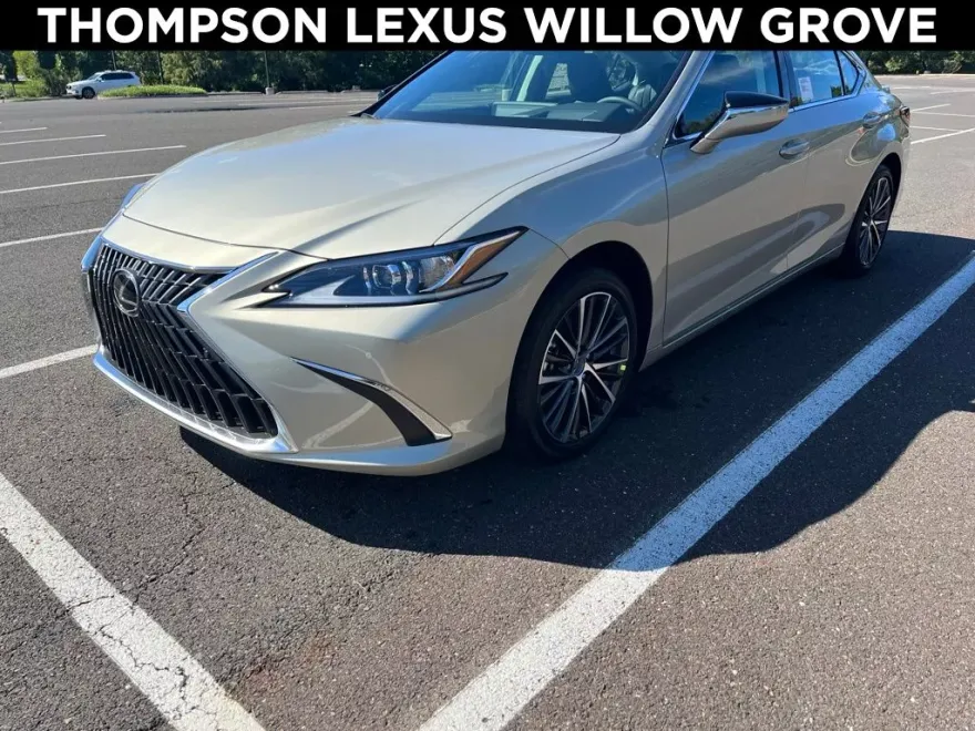 2025 Lexus ES 350 photo 1