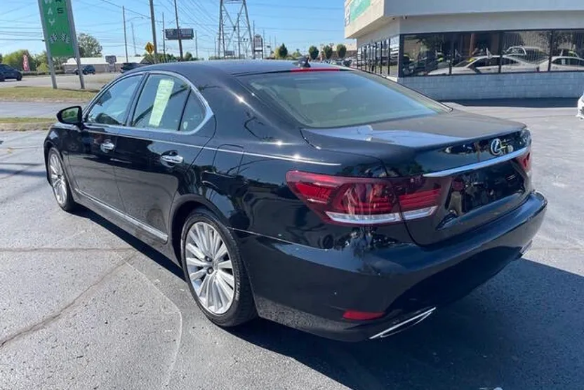 2013 Lexus LS 460 photo 1
