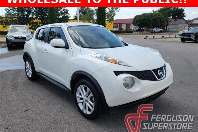 2013 Nissan Juke SV photo 1