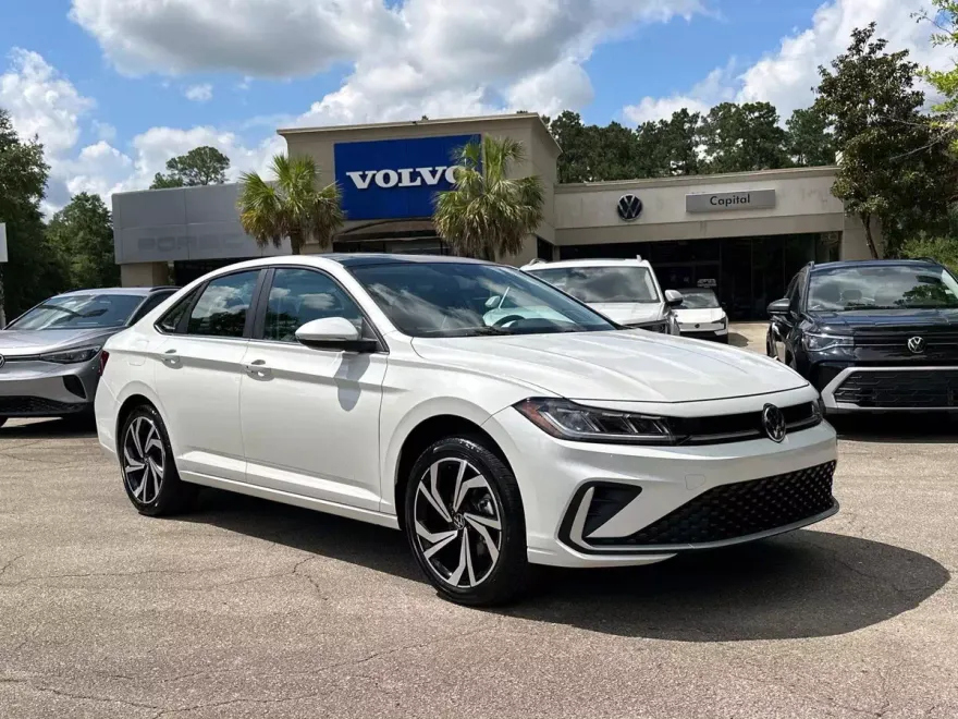 2025 Volkswagen Jetta SEL photo 1