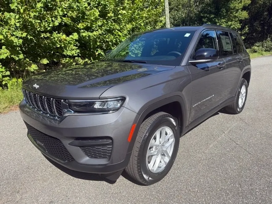 2025 Jeep Grand Cherokee Laredo X photo 1