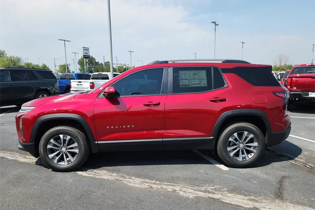 2026 Chevrolet Equinox LT photo 1