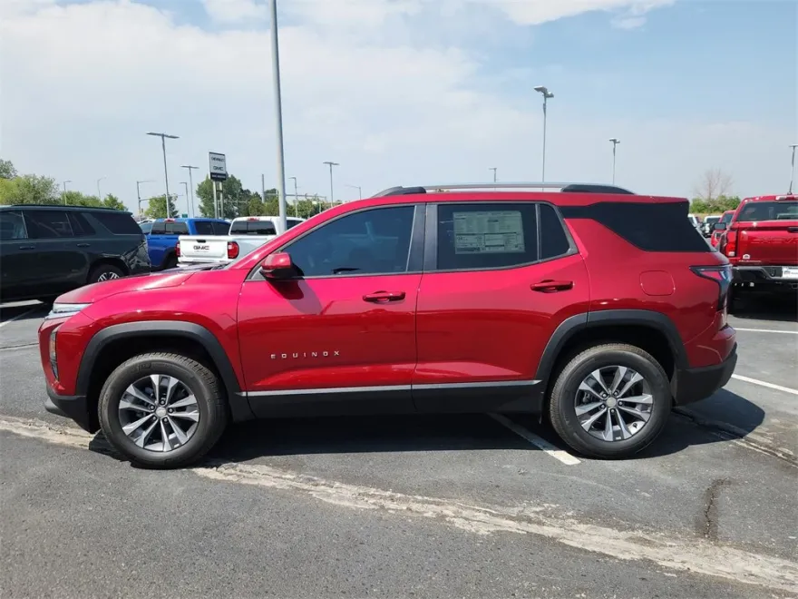 2026 Chevrolet Equinox LT photo 1