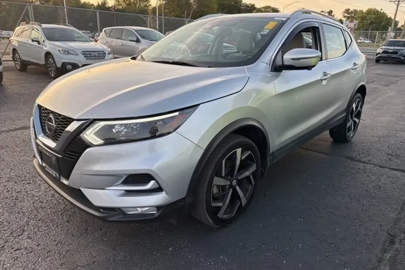 2020 Nissan Rogue Sport SL photo 1