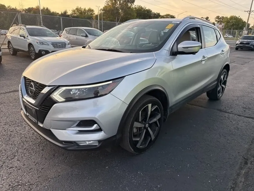 2020 Nissan Rogue Sport SL photo 1