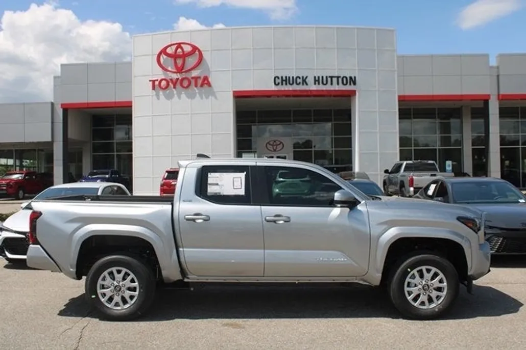 2025 Toyota Tacoma SR5 photo 1