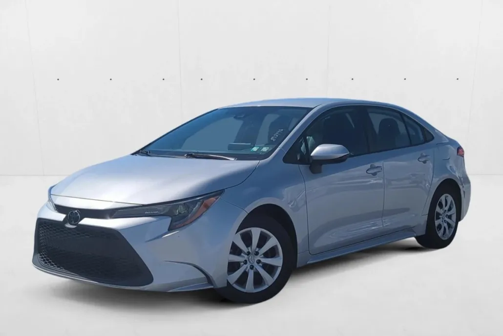 2022 Toyota Corolla LE photo 1