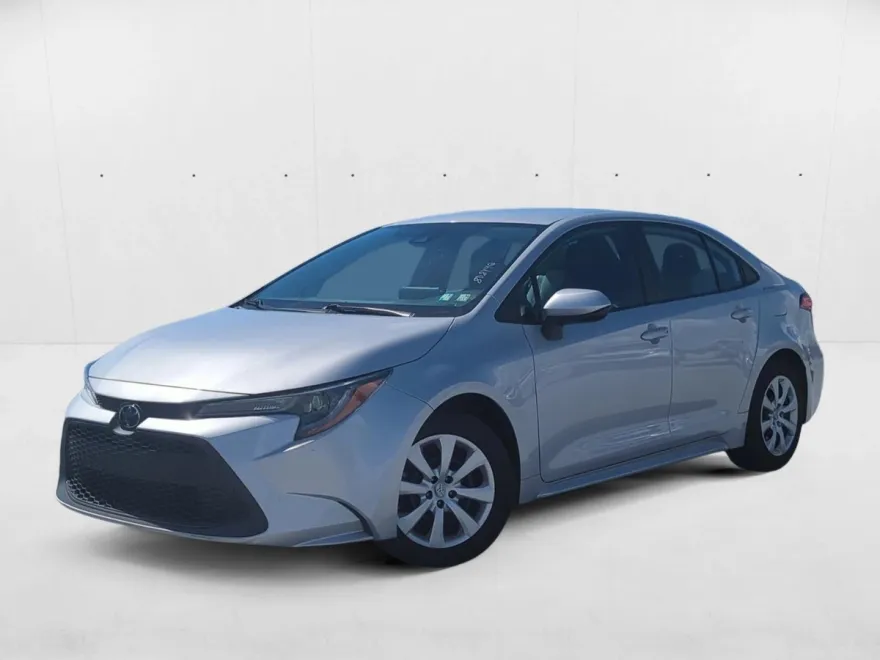 2022 Toyota Corolla LE photo 1