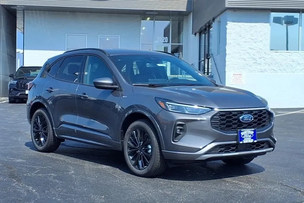 2025 Ford Escape ST-Line Elite photo 1