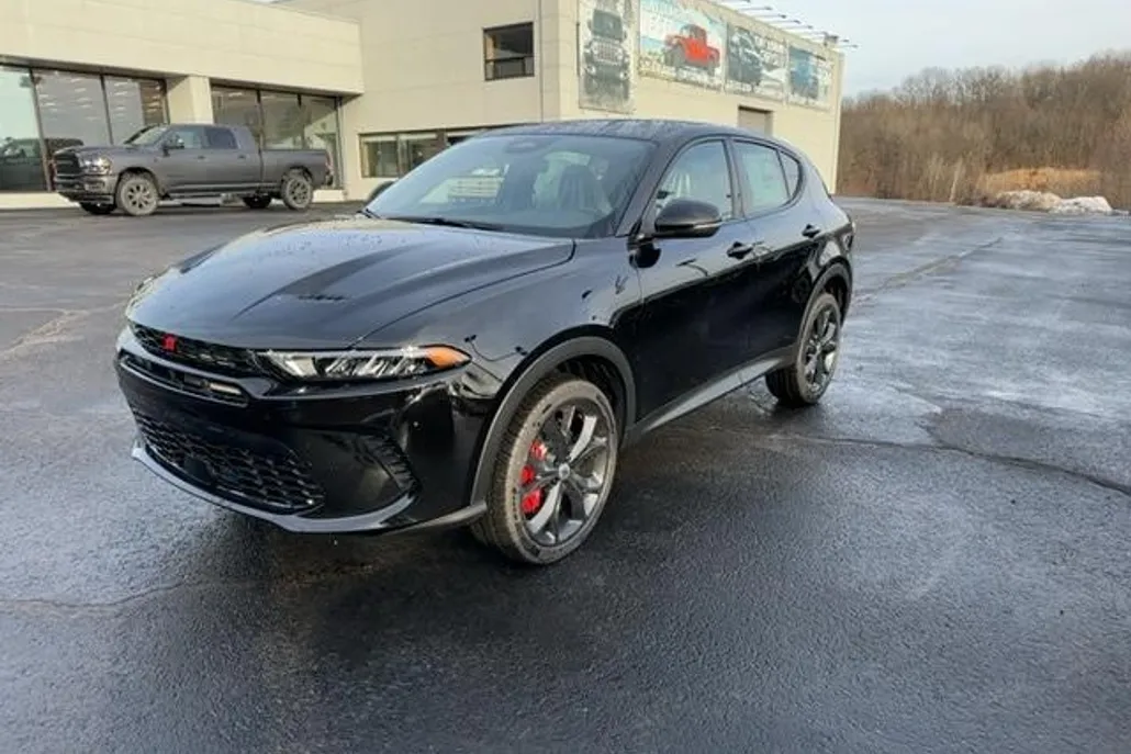 2024 Dodge Hornet GT photo 1