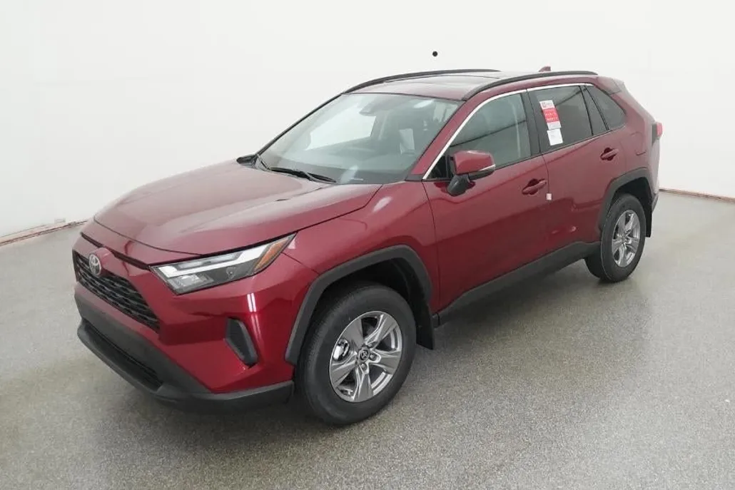 2025 Toyota RAV4 XLE photo 1