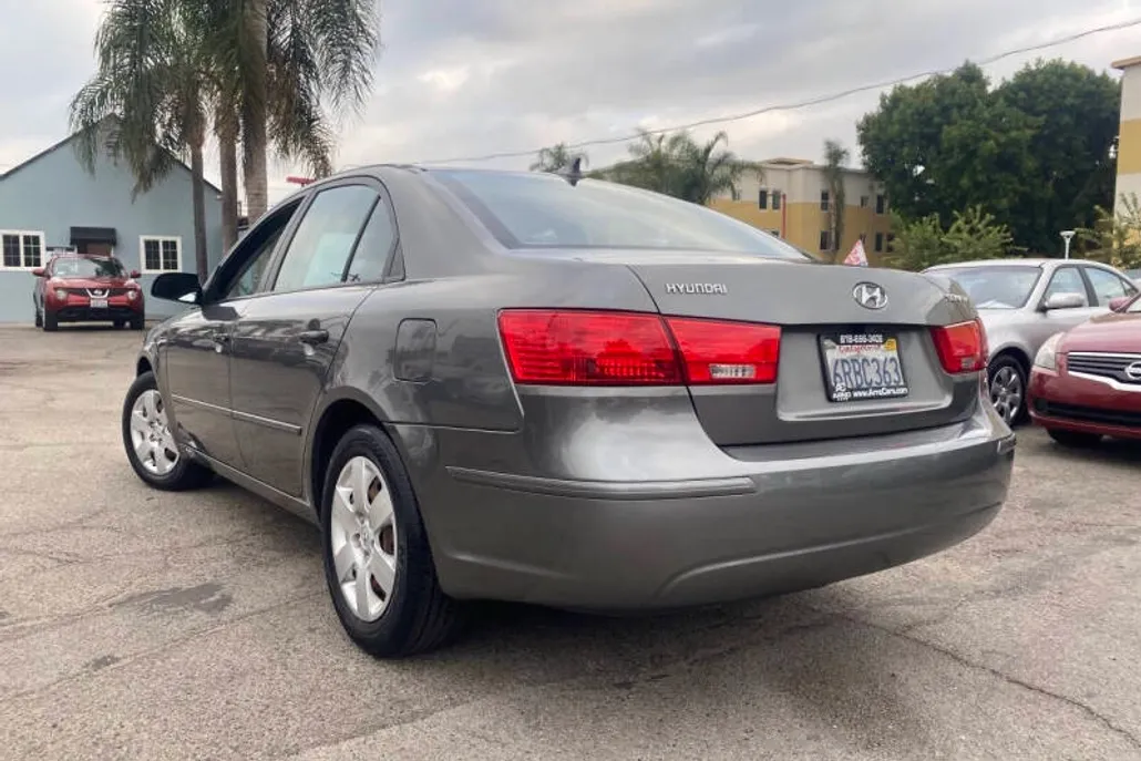2010 Hyundai Sonata GLS photo 1