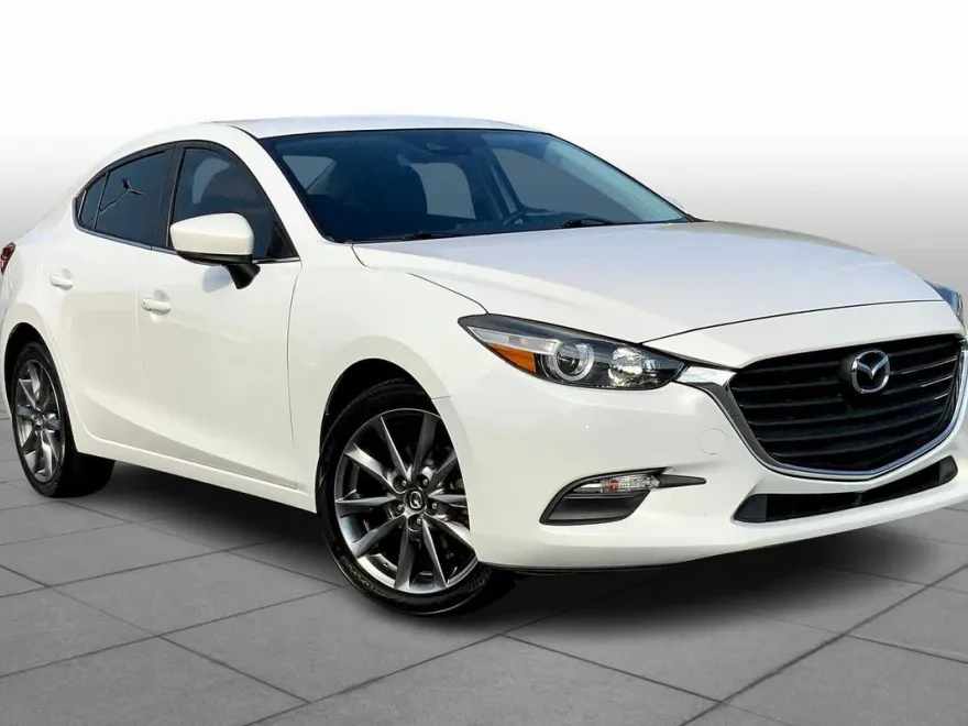 2018 Mazda Mazda3 Touring photo 1