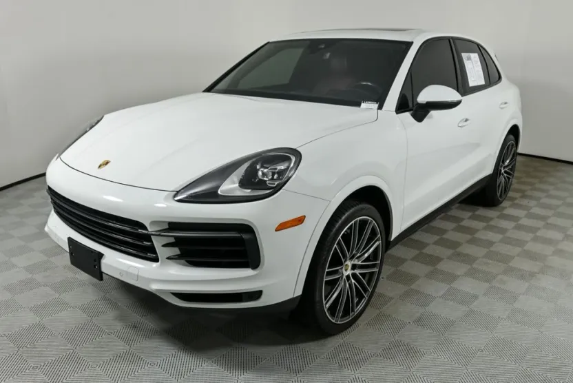 2019 Porsche Cayenne S photo 1