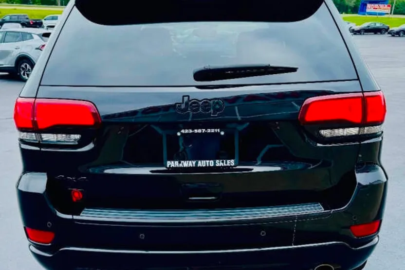 2018 Jeep Grand Cherokee Laredo photo 1