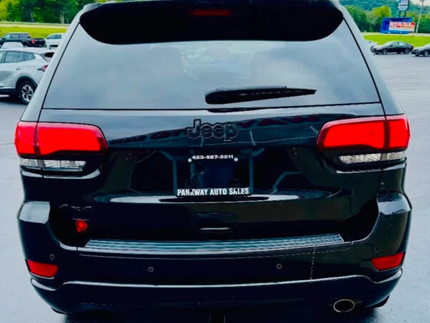 2018 Jeep Grand Cherokee Laredo photo 1