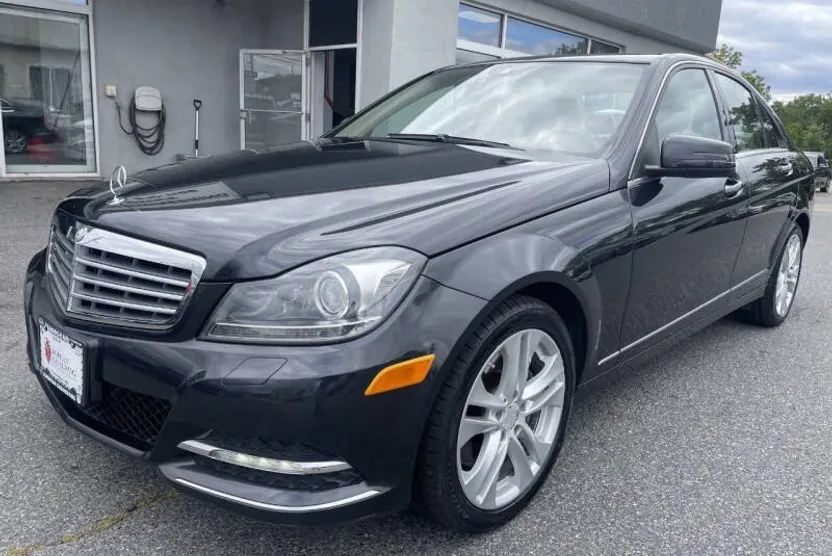 2013 Mercedes Benz C 300 Luxury 4MATIC photo 1