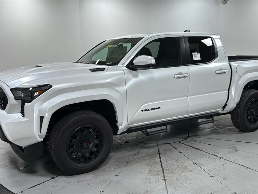 2025 Toyota Tacoma TRD Sport Double Cab photo 1