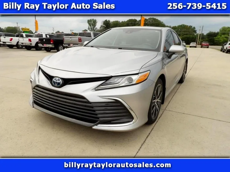 2024 Toyota Camry Hybrid XLE photo 1