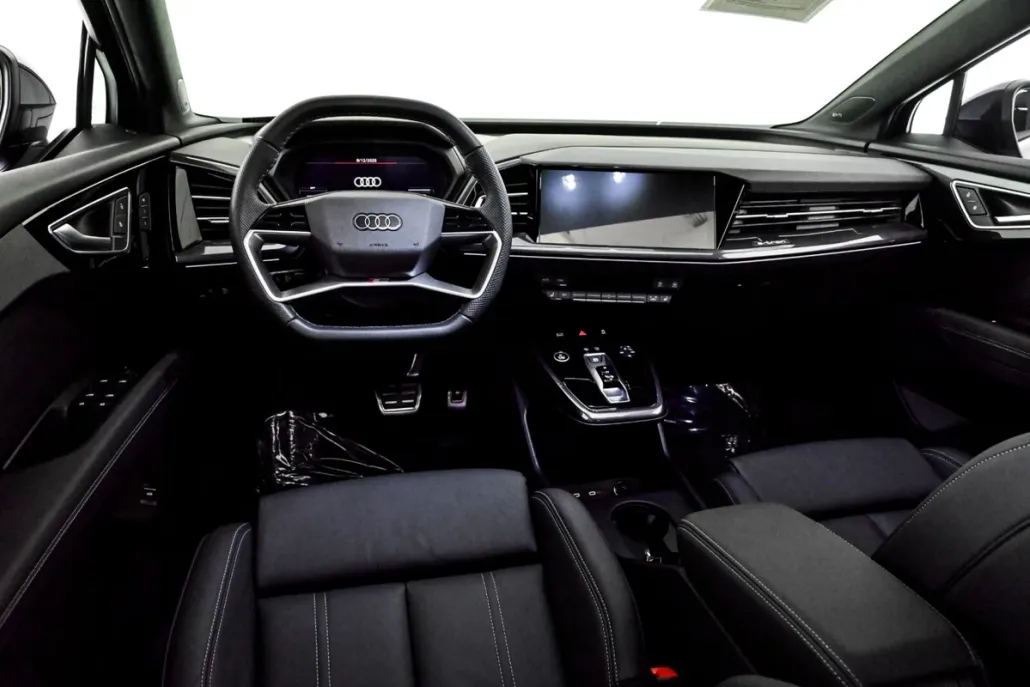 2025 Audi Q4 E-tron 55 Prestige photo 1