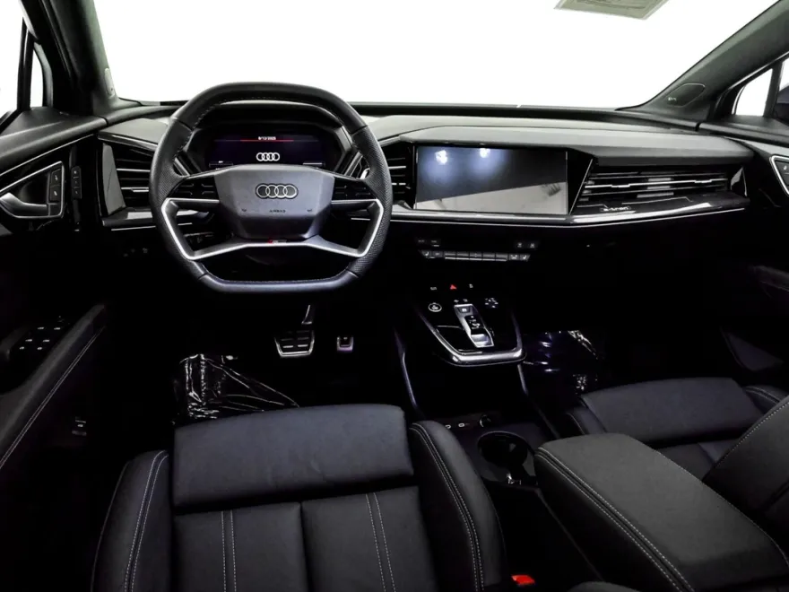 2025 Audi Q4 E-tron 55 Prestige photo 1