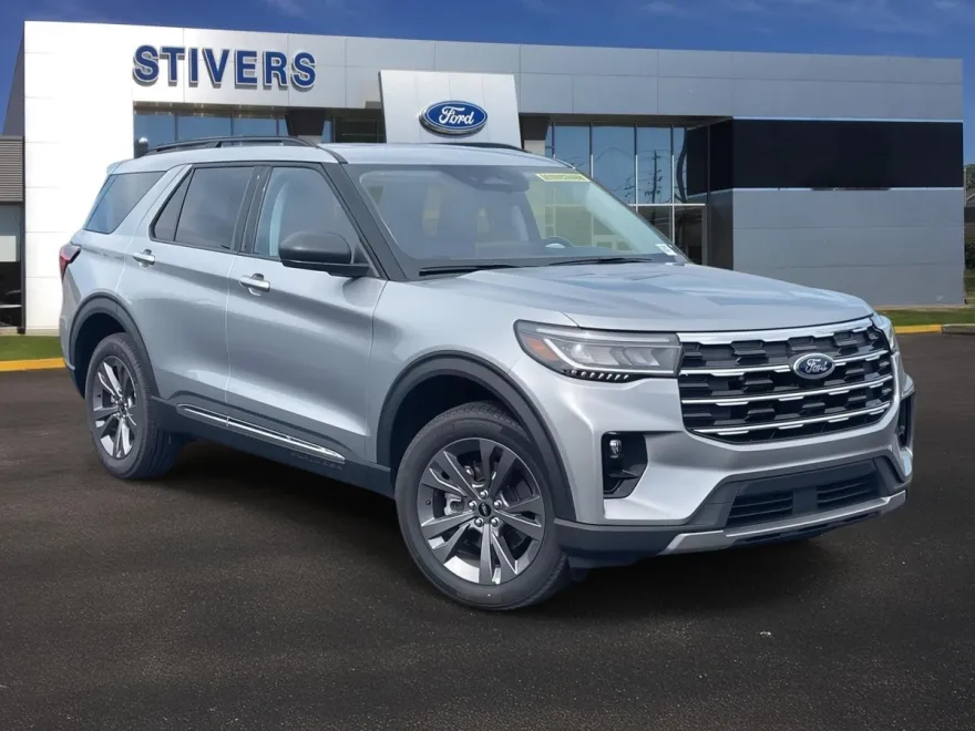 2025 Ford Explorer photo 1