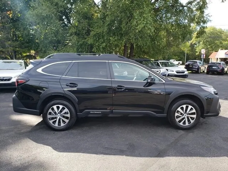 2024 Subaru Outback Premium photo 1