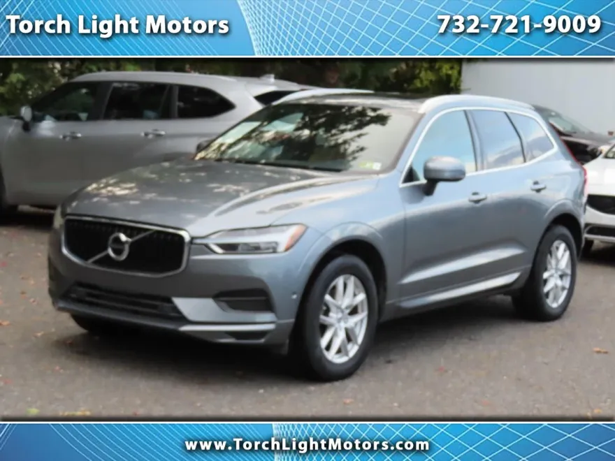 2019 Volvo XC60 T5 Momentum photo 1