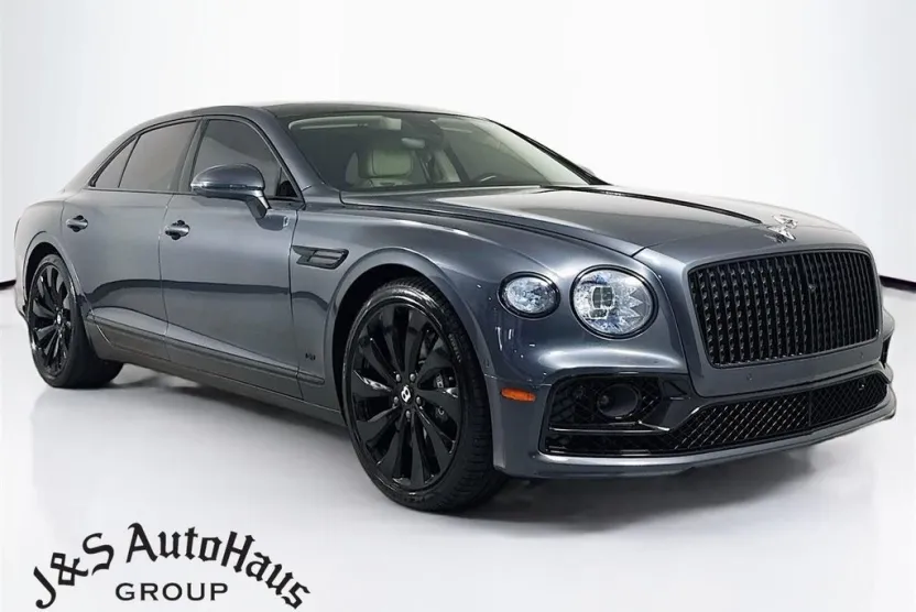 2022 Bentley Flying Spur V8 photo 1