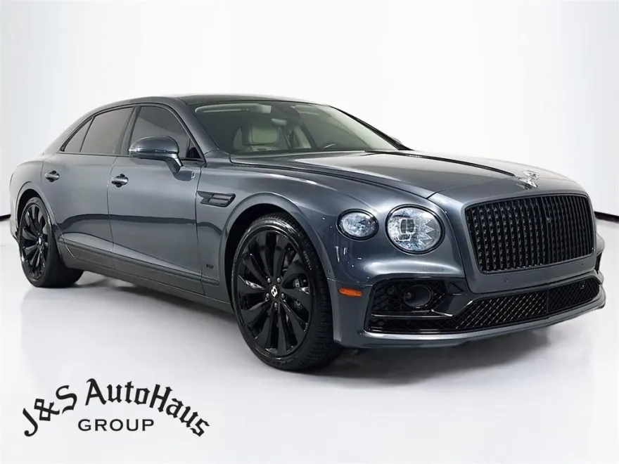 2022 Bentley Flying Spur V8 photo 1
