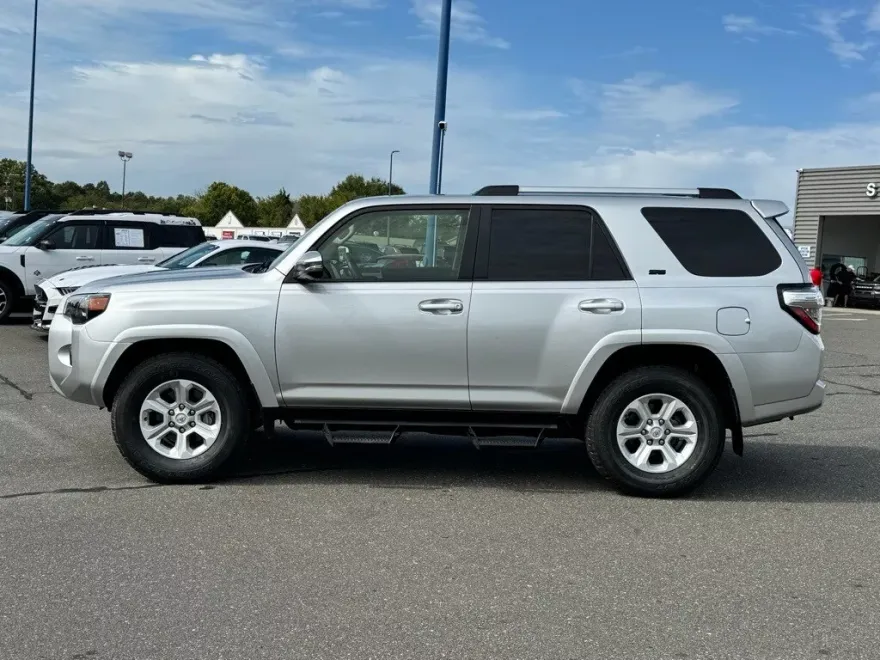 2022 Toyota 4Runner SR5 Premium photo 1