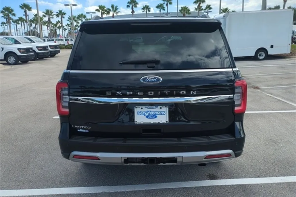 2024 Ford Expedition Limited photo 1