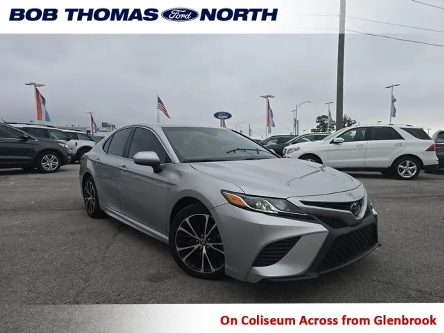 2018 Toyota Camry L photo 1