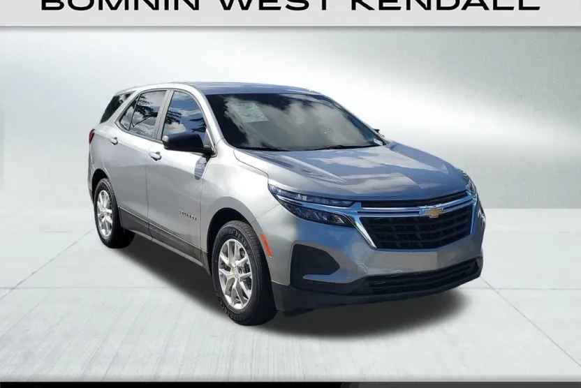 2023 Chevrolet Equinox LS photo 1