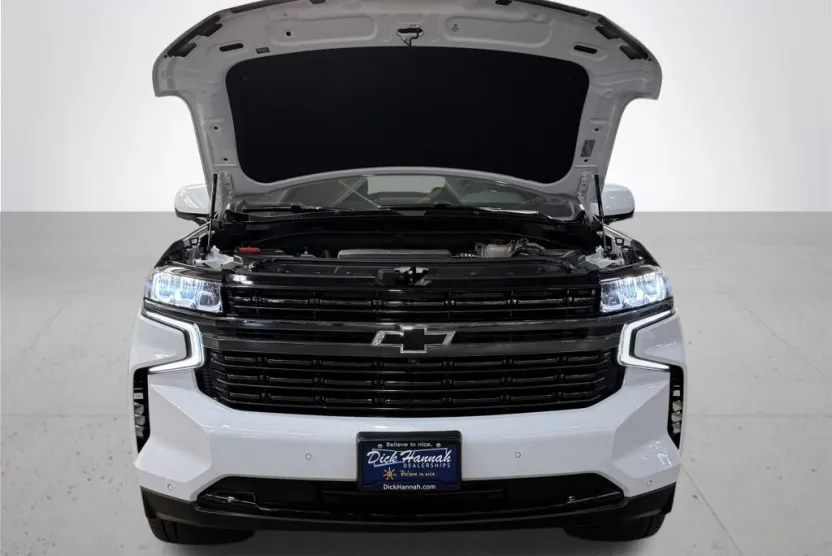2022 Chevrolet Suburban RST photo 1