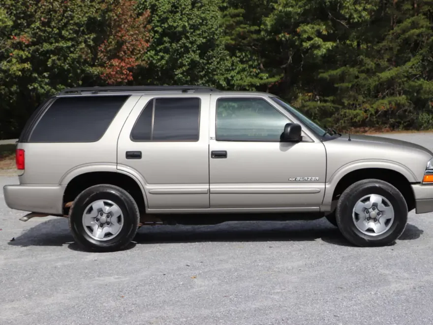 2003 Chevrolet Blazer LS photo 1