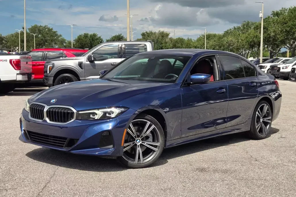 2023 Bmw 330i Sedan photo 1