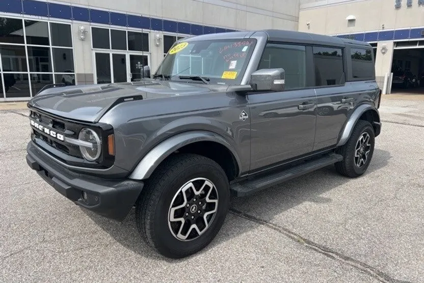 2023 Ford Bronco Outer Banks photo 1
