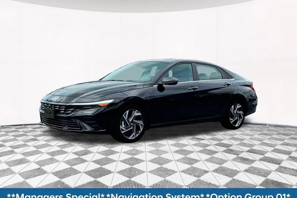 2025 Hyundai Elantra Limited photo 1