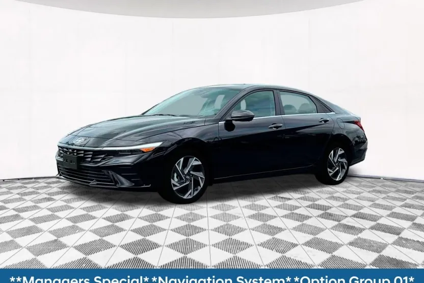 2025 Hyundai Elantra Limited photo 1