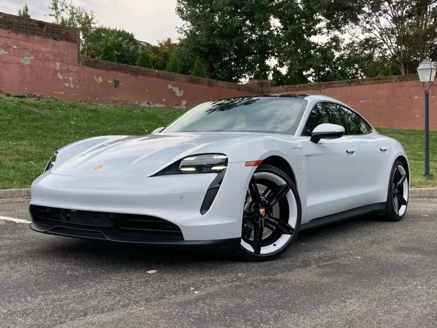 2024 Porsche Taycan 4S photo 1