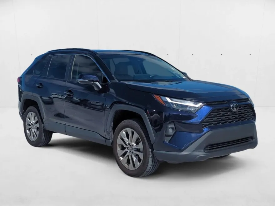 2023 Toyota RAV4 XLE Premium photo 1