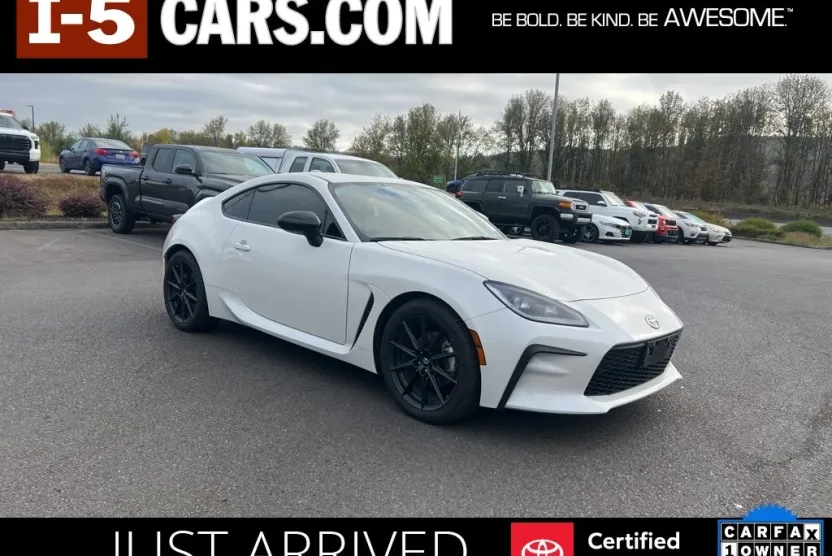 2024 Toyota GR86 Premium photo 1