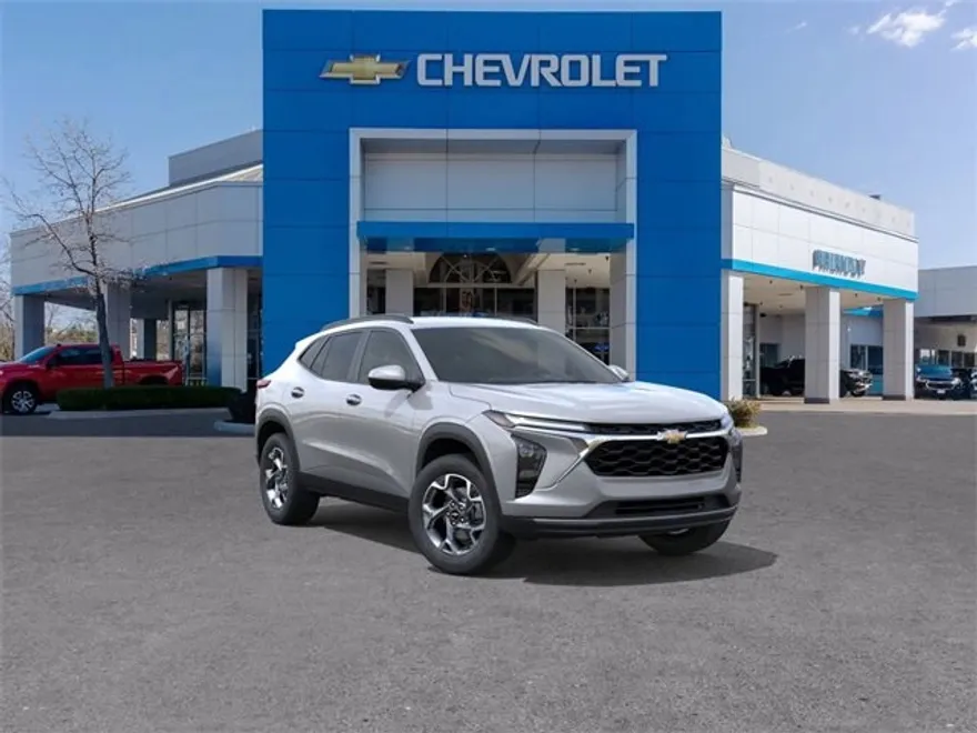 2025 Chevrolet Trax LT photo 1