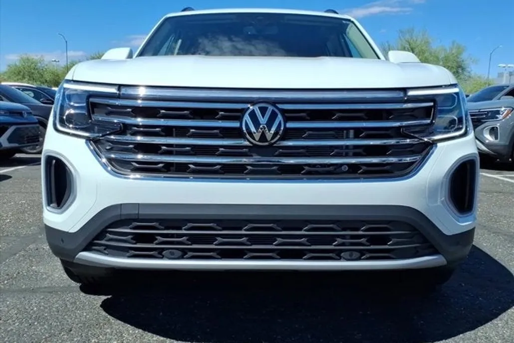 2026 Volkswagen Atlas SE Technology photo 1