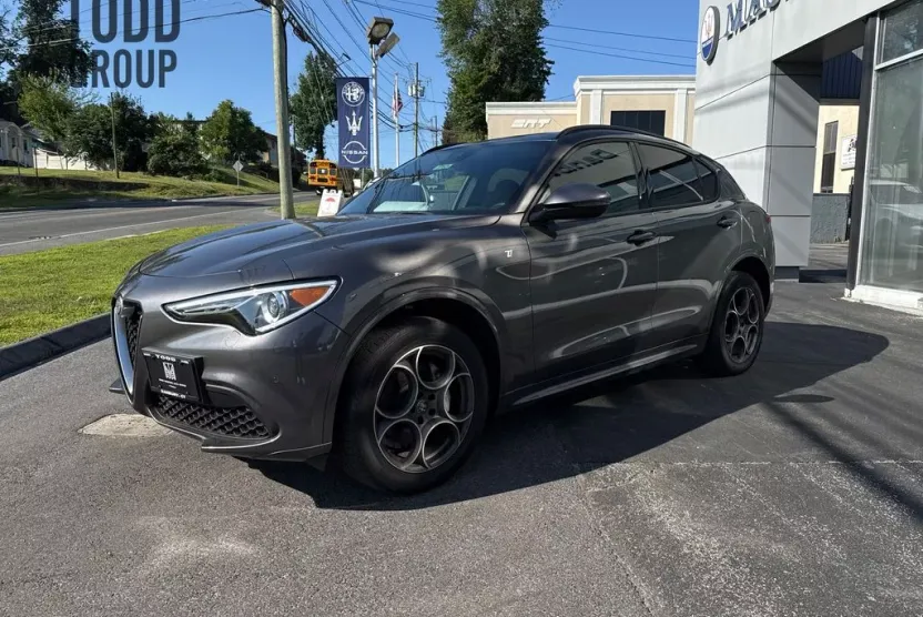 2022 Alfa Romeo Stelvio Ti photo 1