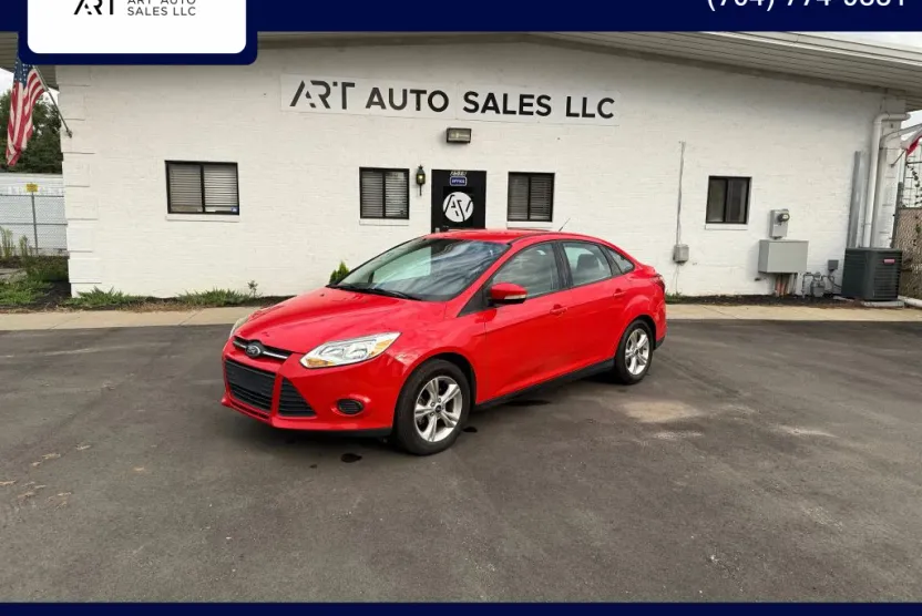 2014 Ford Focus Sedan photo 1